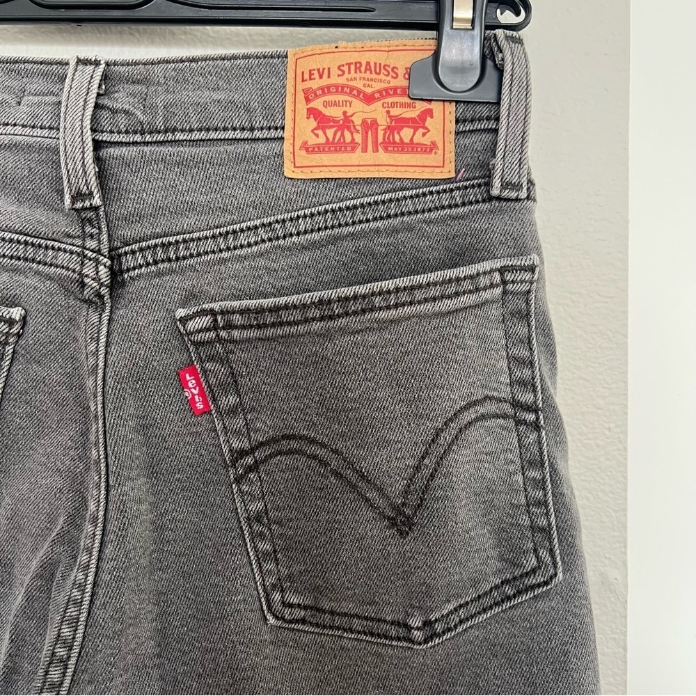 Levi's Wedgie Straight Leg Jeans - Dark Gray Wash - Size 26 - Picture 8 of 11